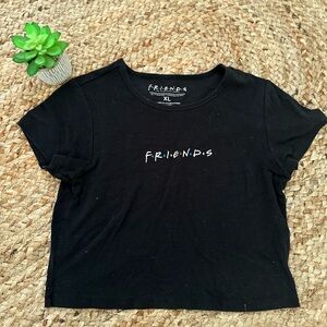 FRIENDS CROP TOP
